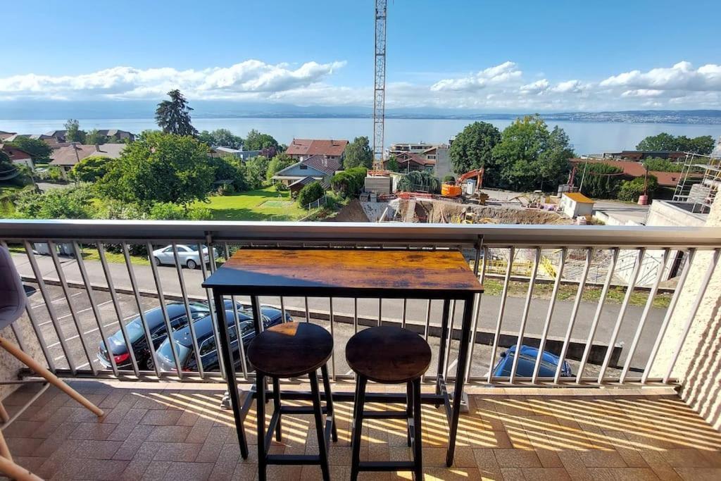 אוויאן-לה-באן Appart Cosy Avec Vue Sur Le Lac Leman מראה חיצוני תמונה